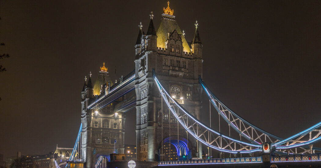 Starul din White Lotus Natasha Rothwell în Londra